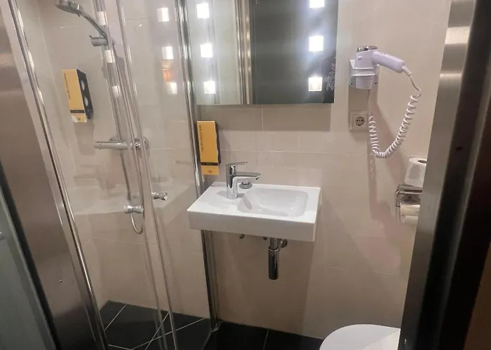 Ozo Cordial מלון 3*